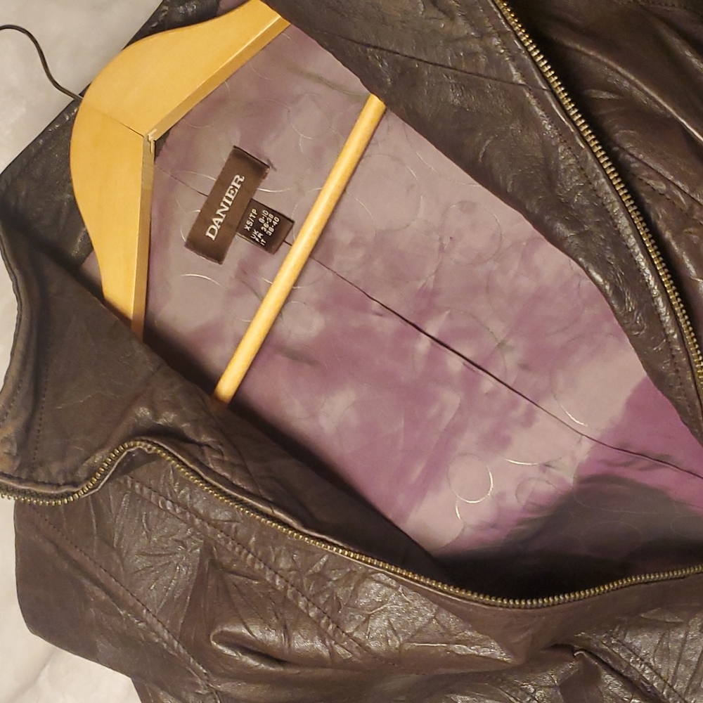 DANIER DARK BROWN GENUINE LEATHER JACKET.